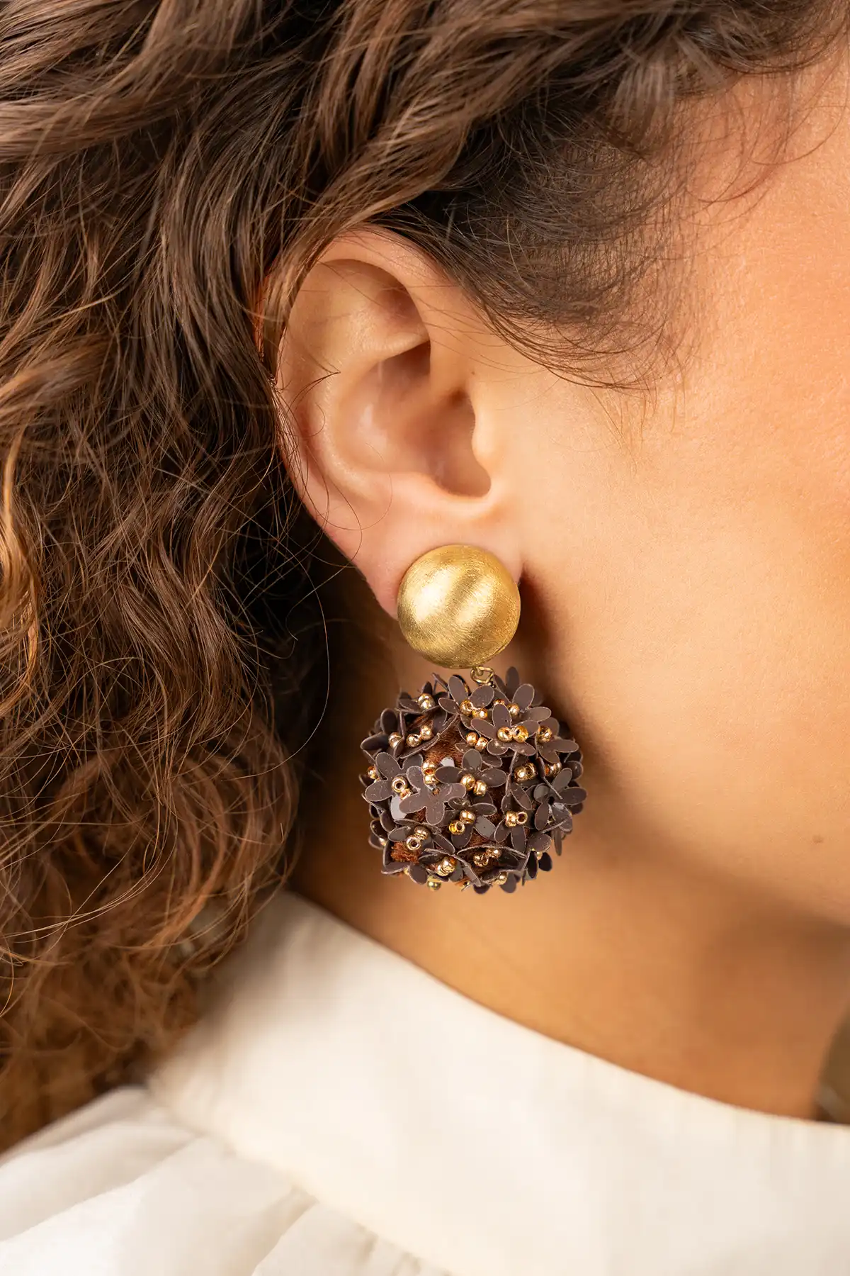 Brown earrings Daisy flower globe L clip