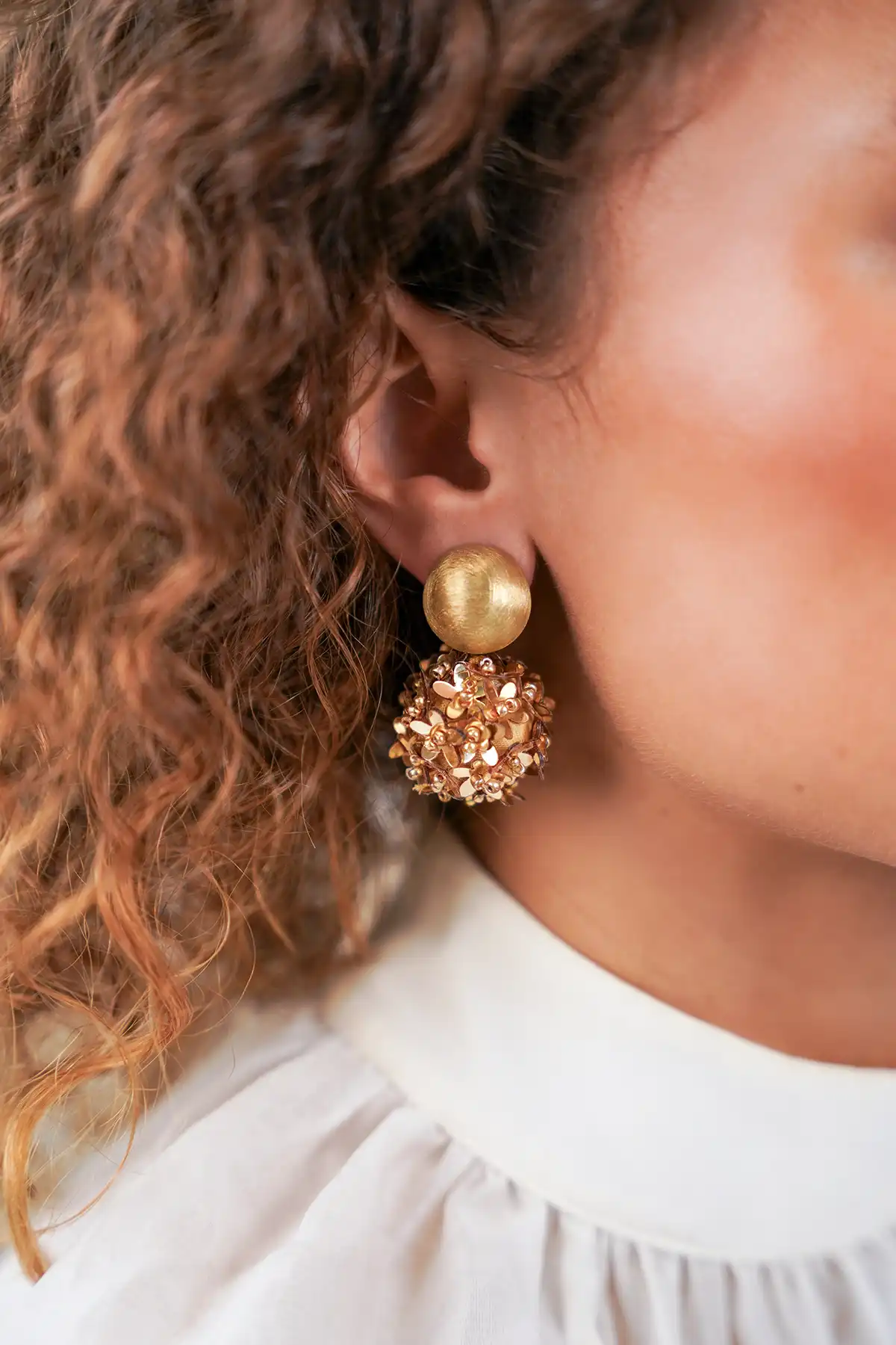 Gold Sequin Earrings Daisy Flower Globe M