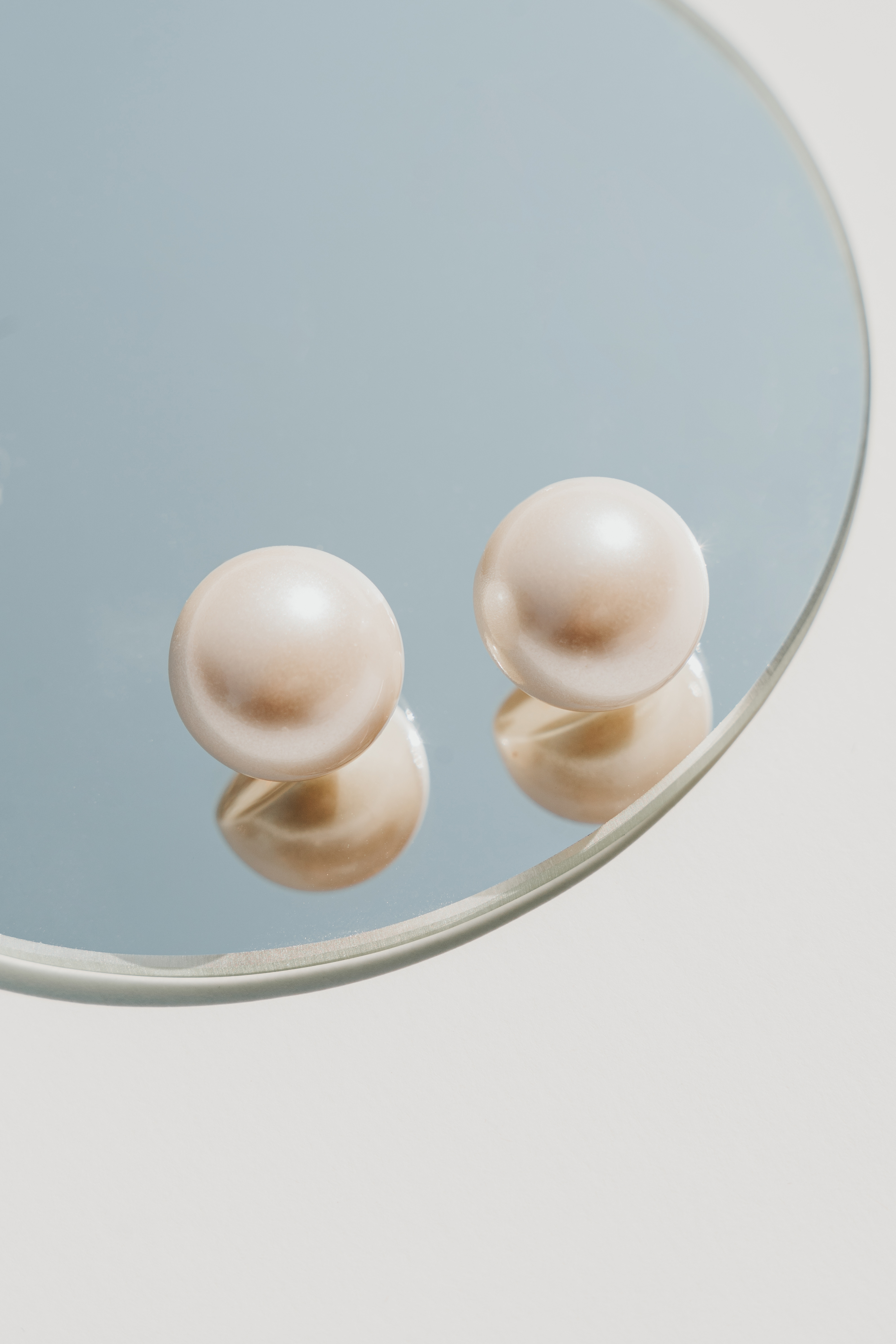 Pearl Earpin Round lott-theme.productDescriptionPage.SEO.byTheBrand