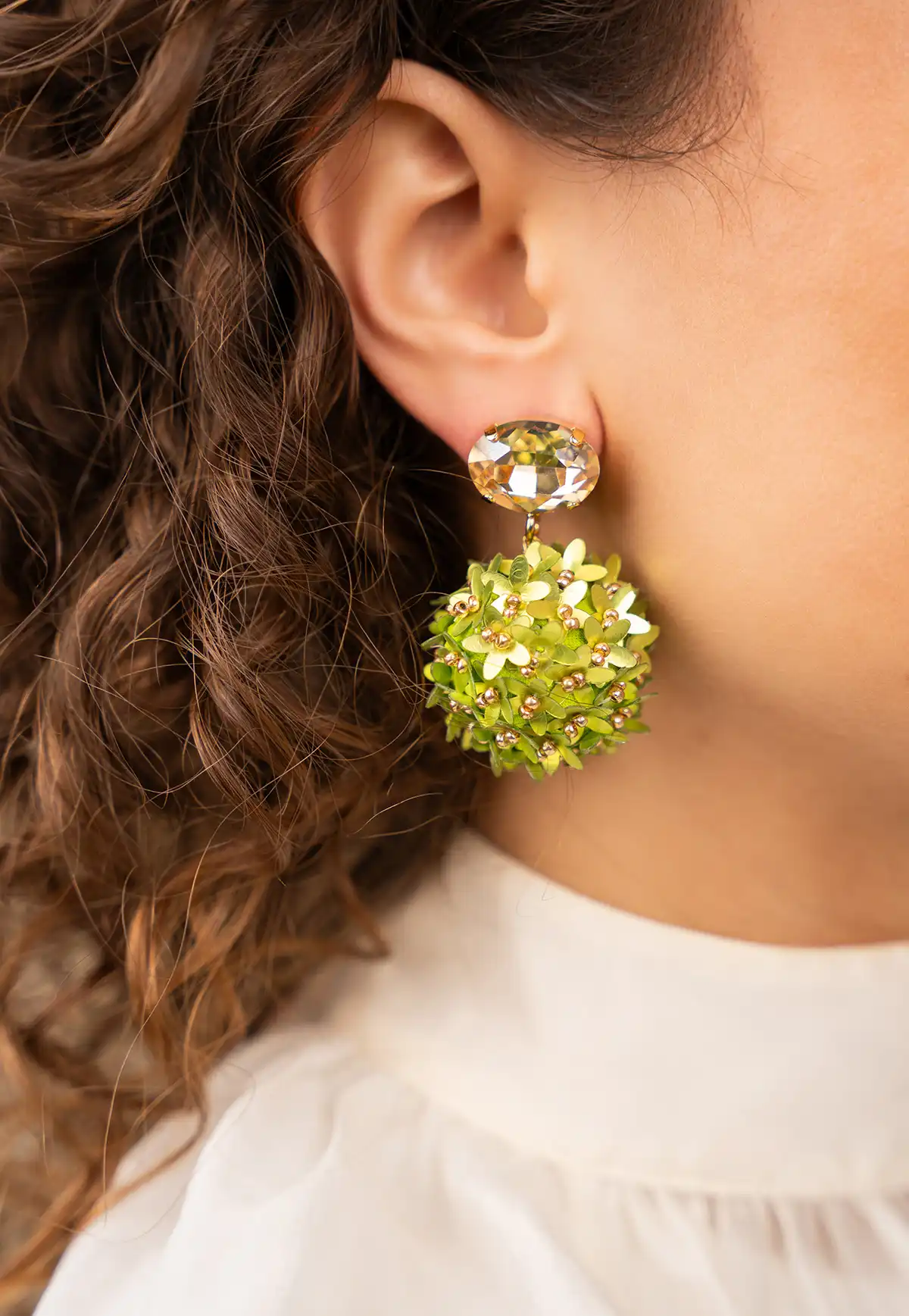 Lime Daisy flower globe L Rhinestone earringslott-theme.productDescriptionPage.SEO.byTheBrand