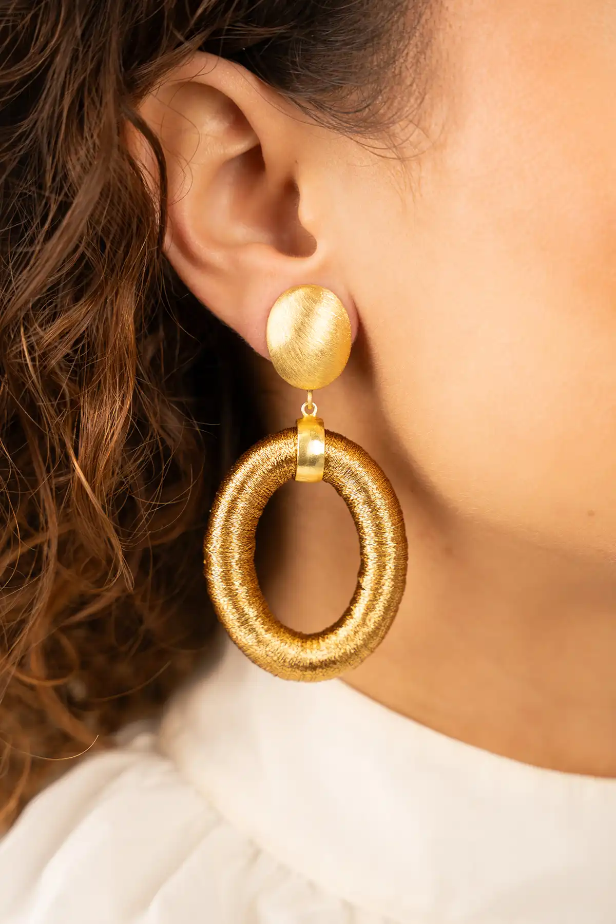 Gold color earrings Faye oval L clip