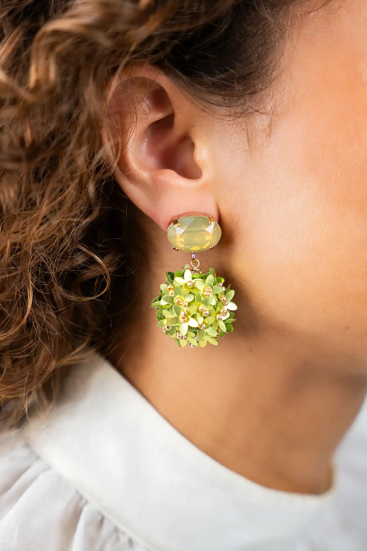 Lime earrings Daisy flower globe M rhinestone sandlott-theme.productDescriptionPage.SEO.byTheBrand